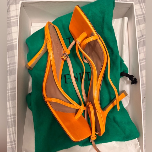 Bottega Veneta Orange Strappy Square-Toe Heeled Sandals - Picture 2 of 5